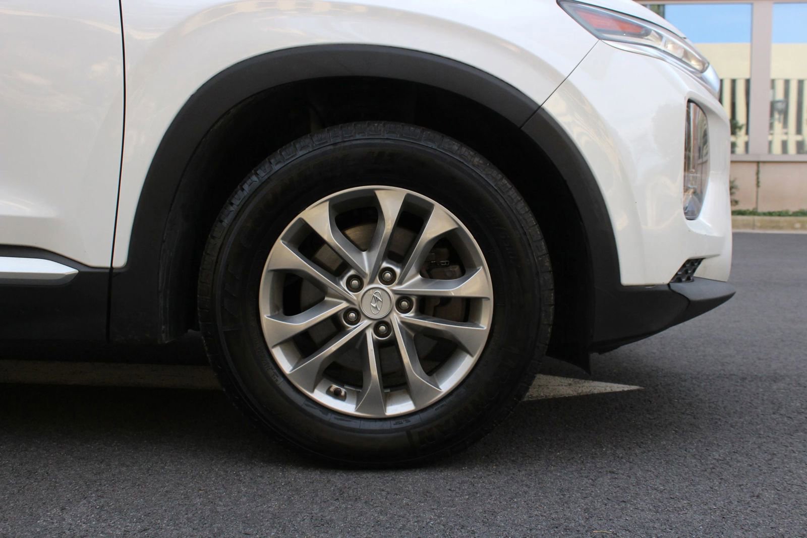 Used 2019 Hyundai Santa Fe SE FWD image 4