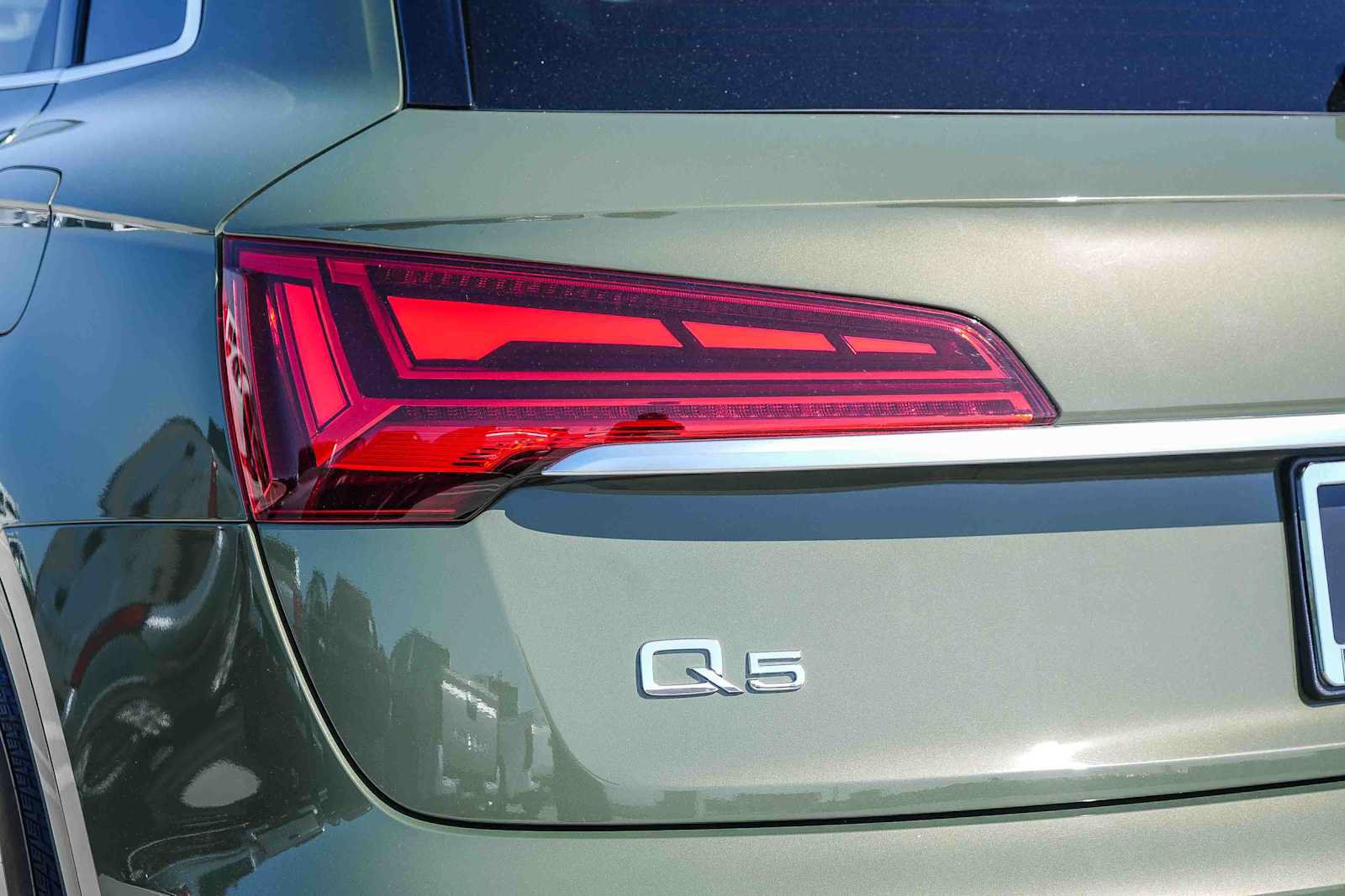 Used 2023 Audi Q5 e Premium w/ Convenience Package AWD/4WD image 10