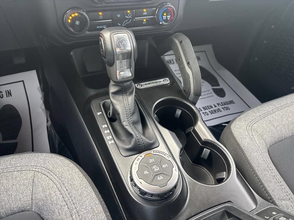 Used 2023 Ford Bronco Big Bend w/ Sasquatch Package AWD/4WD image 34
