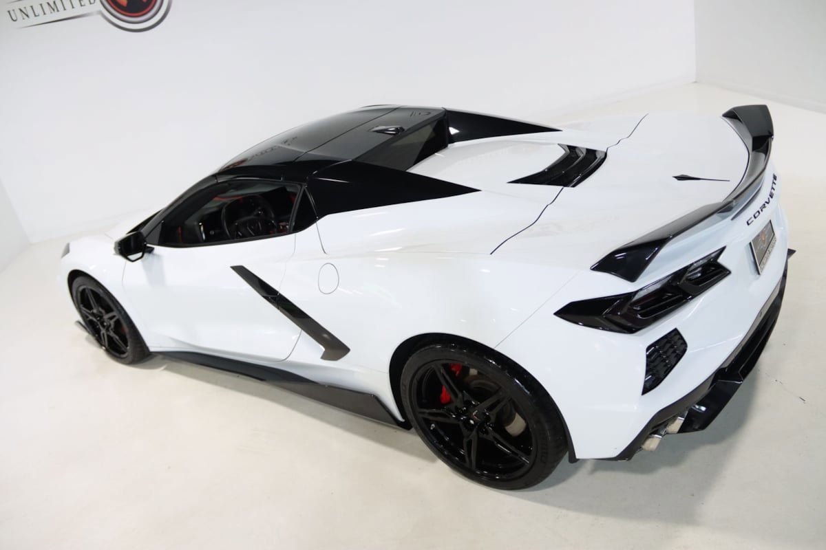 Used 2024 Chevrolet Corvette Stingray Premium Conv w/ Z51 Performance Package RWD image 11