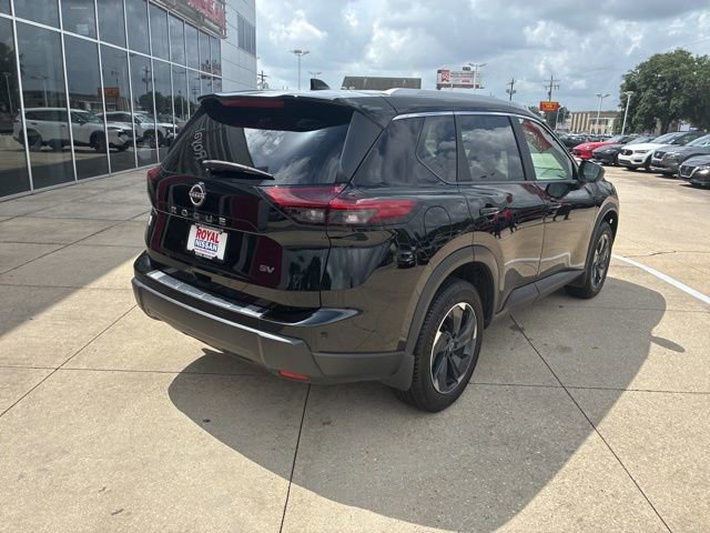 Used 2024 Nissan Rogue SV w/ SV Premium Package FWD image 7