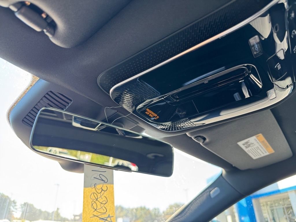 Used 2025 Mercedes-Benz C 300 Sedan image 25