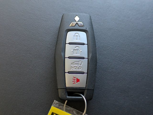 Used 2023 Mitsubishi Outlander SEL AWD/4WD image 34