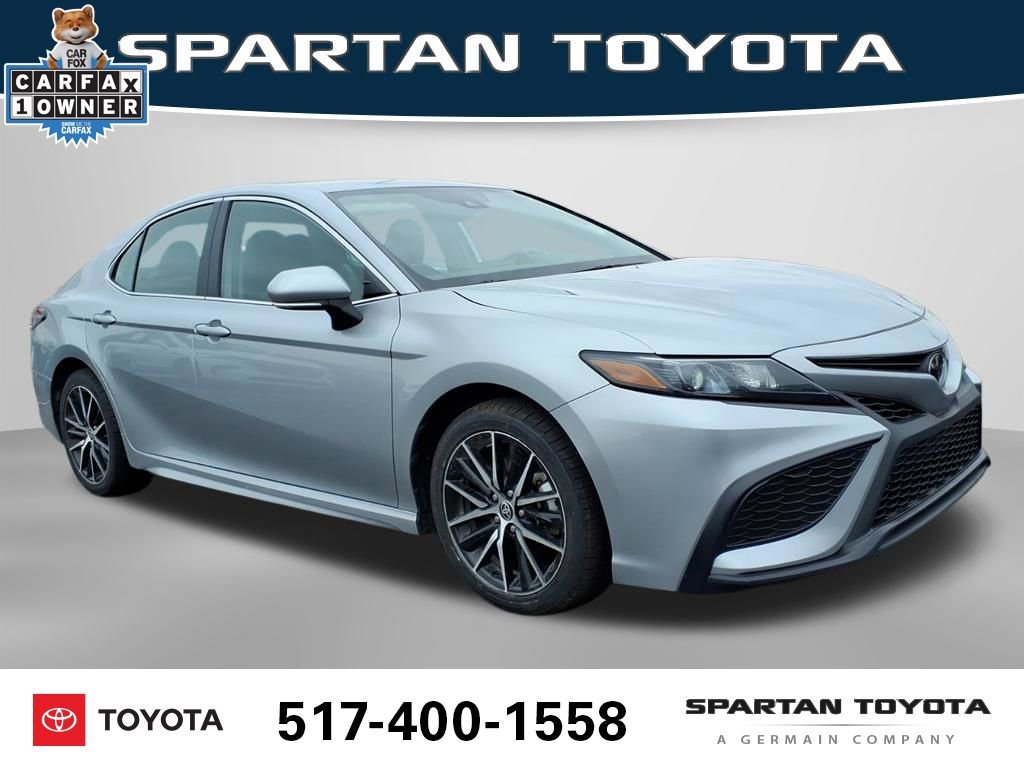 Used 2024 Toyota Camry SE image 5