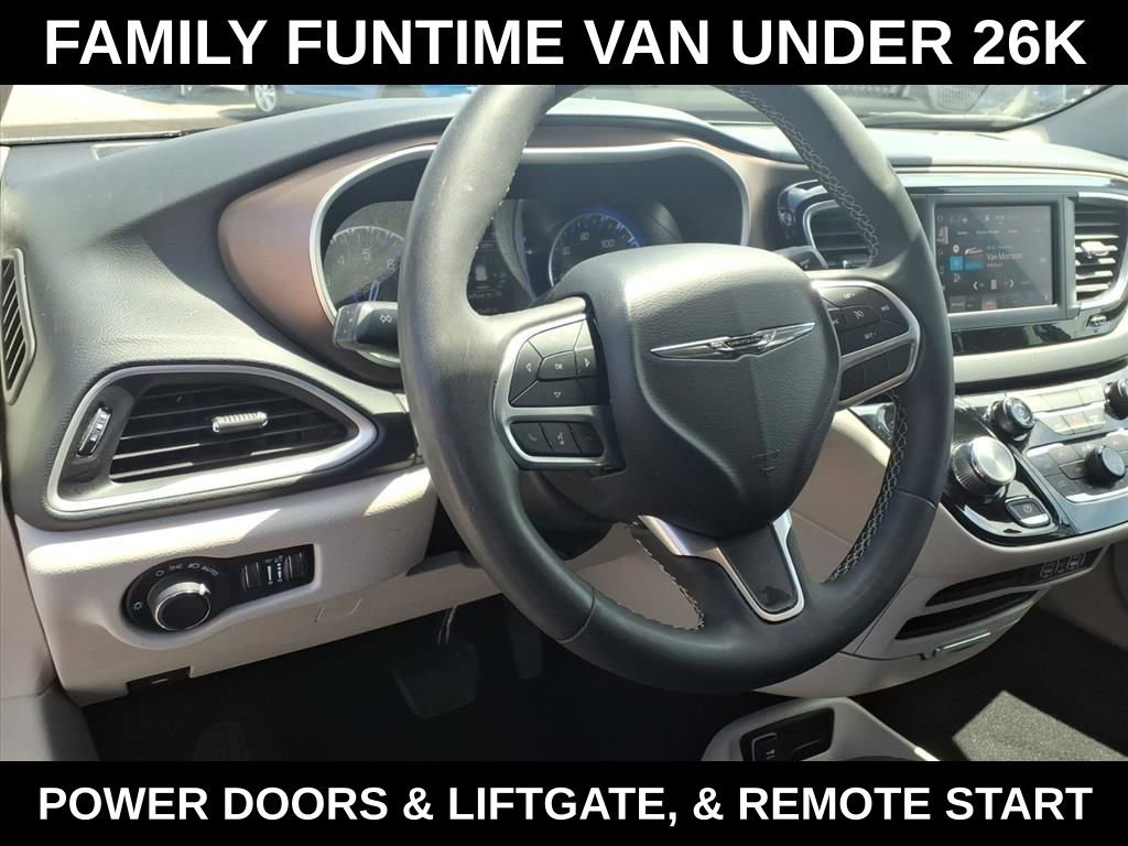 Used 2023 Chrysler Voyager LX image 16