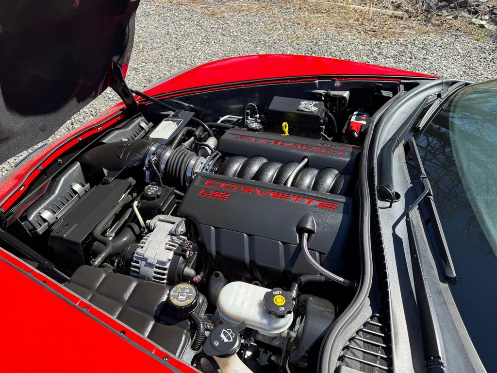 Used 2006 Chevrolet Corvette Convertible w/ Preferred Equipment Group image 11
