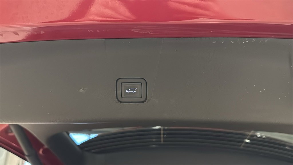 Used 2023 Chevrolet Traverse RS image 17