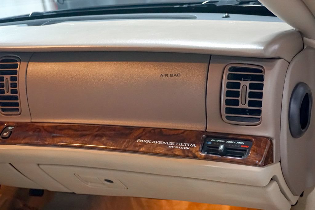 Used 2004 Buick Park Avenue Ultra w/ Ultra Luxury Package FWD image 32