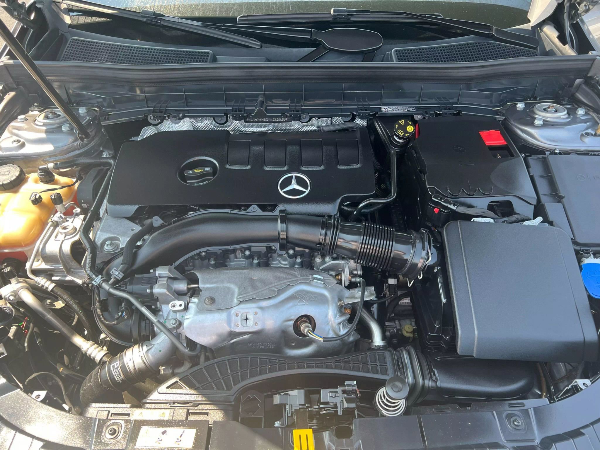 Used 2021 Mercedes-Benz GLB 250 4MATIC image 11