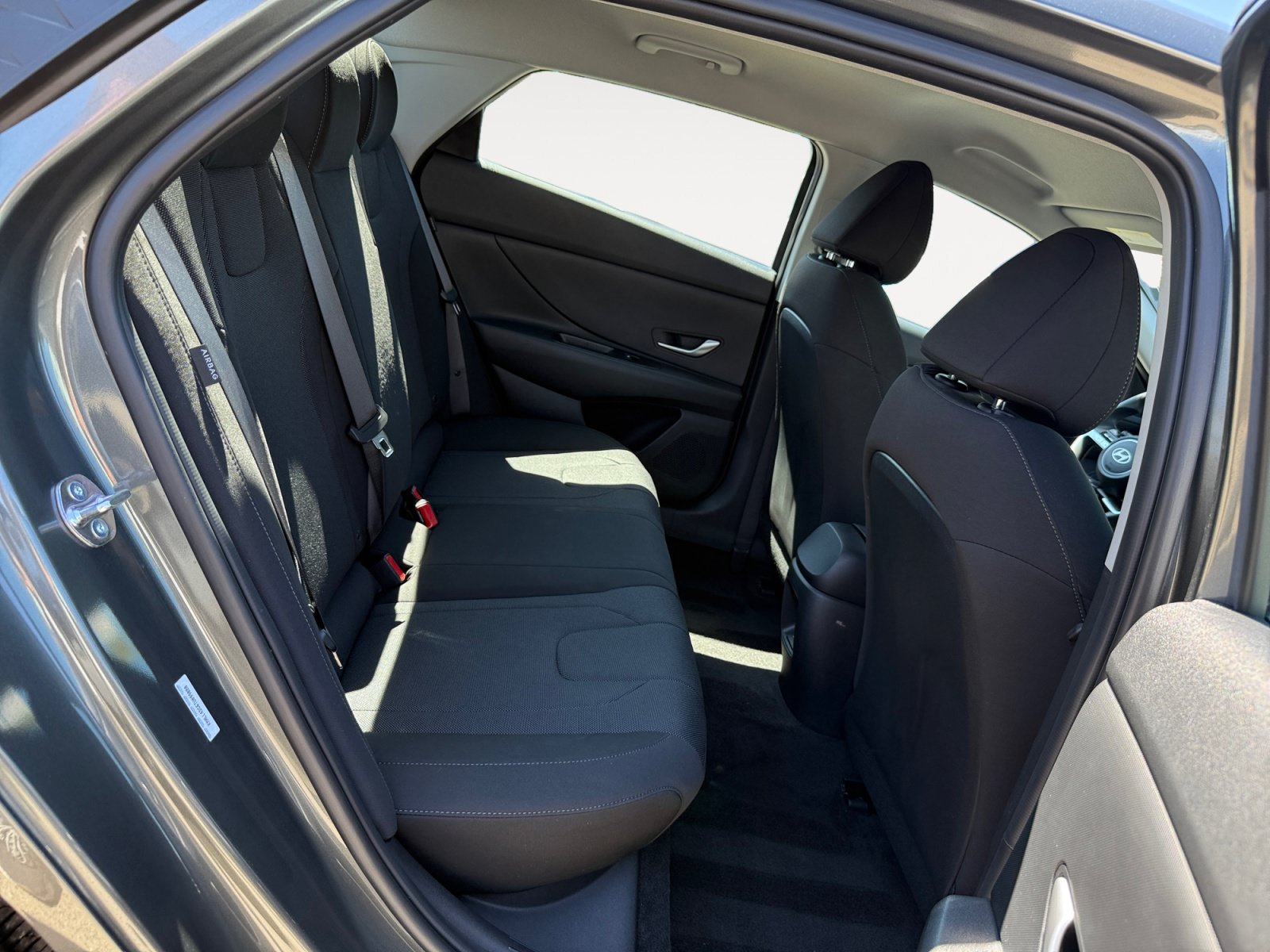 Certified 2026 Hyundai Elantra SE FWD image 18