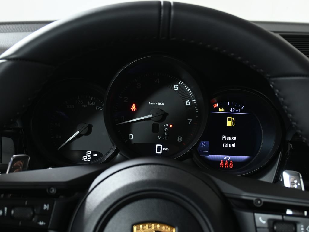 Used 2026 Porsche Macan AWD/4WD image 19