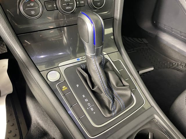Used 2019 Volkswagen e-Golf SE w/ Driver Assistance Package image 9
