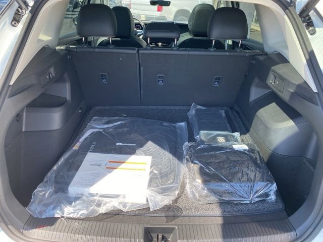 New 2025 Volkswagen Tiguan SE image 59