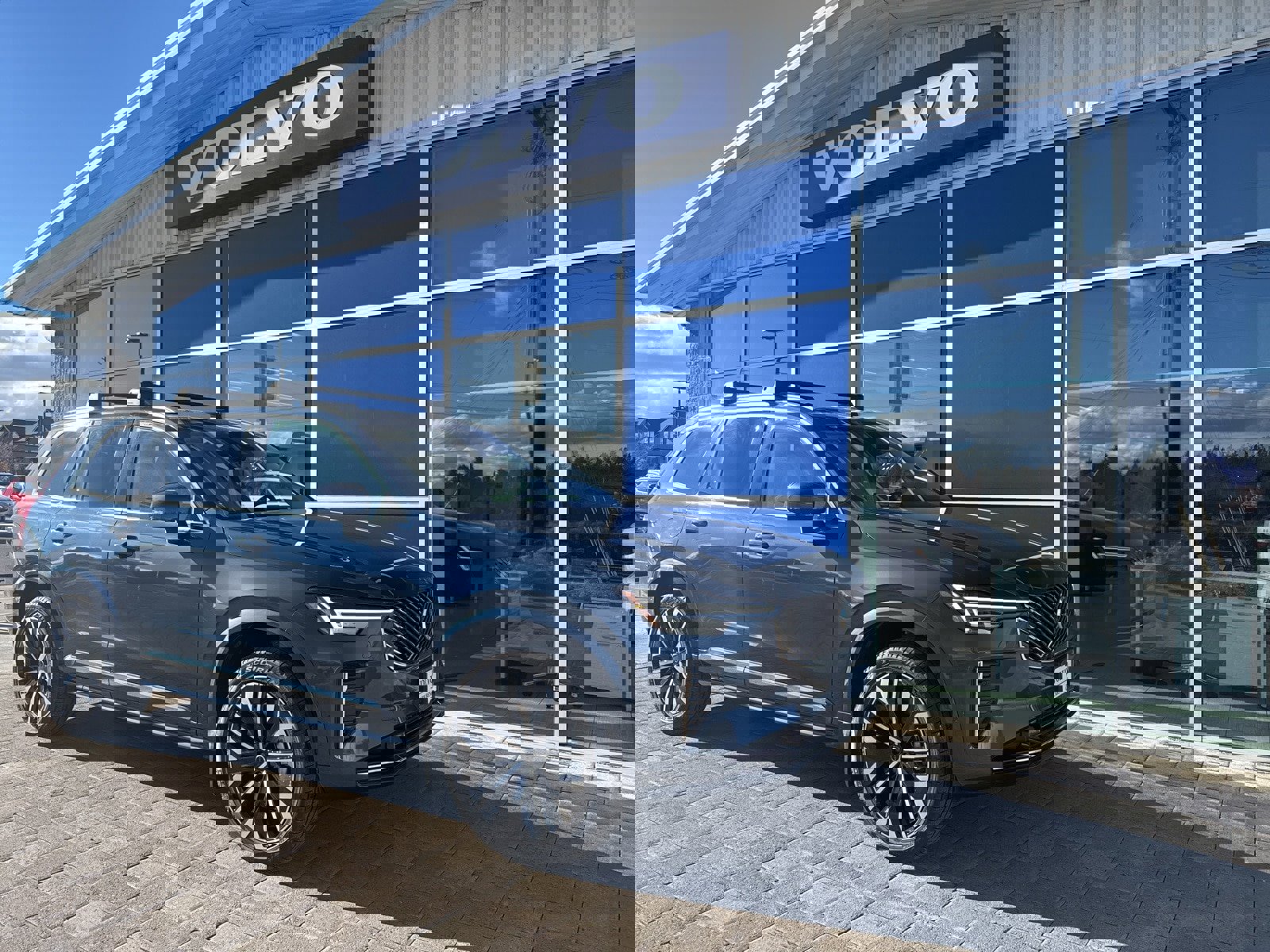 New 2026 Volvo XC90 T8 Ultra w/ Protection Package Premier image 1