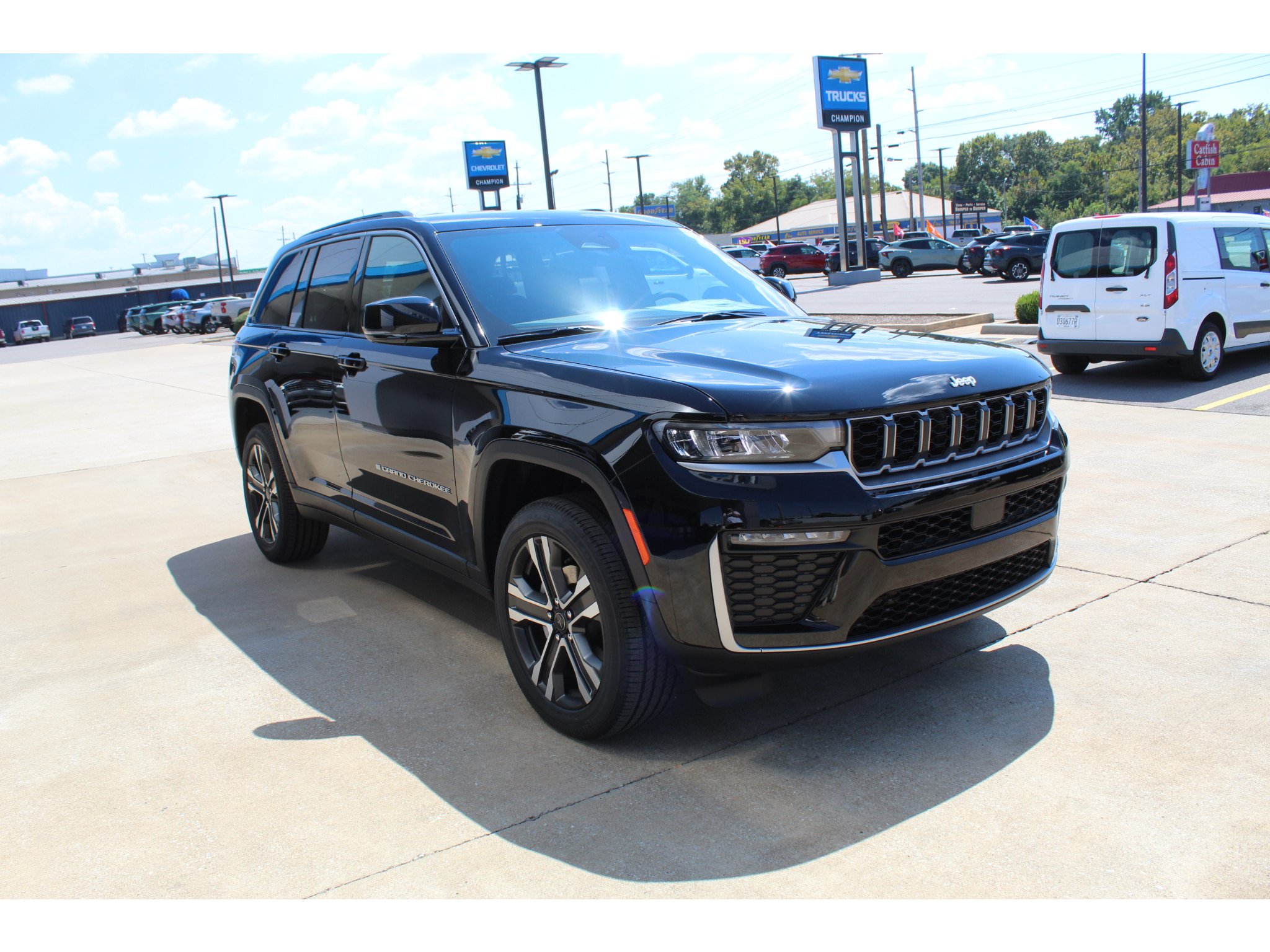 New 2027 Jeep Grand Cherokee Limited AWD/4WD image 4