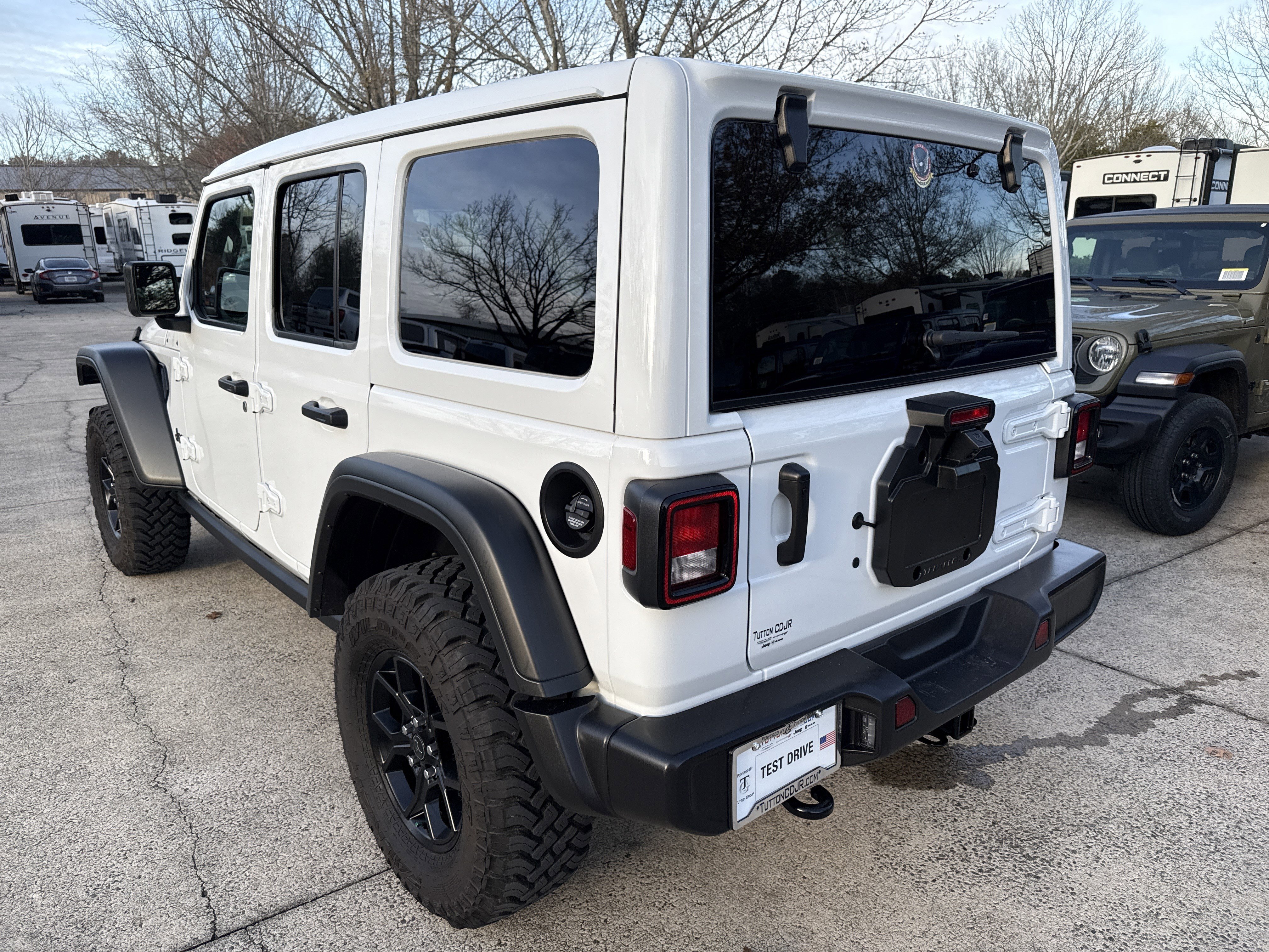 Used 2025 Jeep Wrangler Willys image 5
