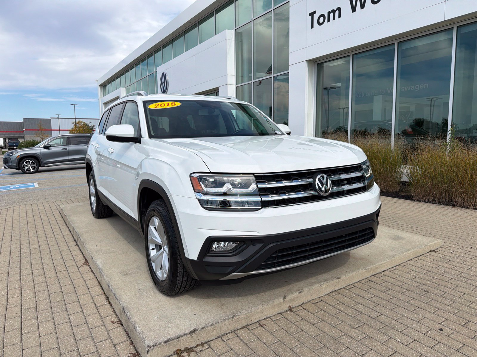 Used 2018 Volkswagen Atlas SE FWD image 3