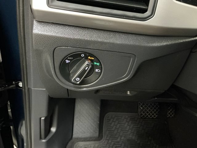 Used 2021 Volkswagen Atlas Cross Sport SE FWD image 20
