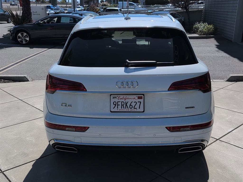 Used 2023 Audi Q5 e Premium w/ Convenience Package image 7