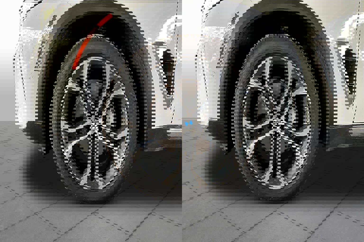 Used 2026 BMW X5 sDrive40i w/ Climate Comfort Package image 10