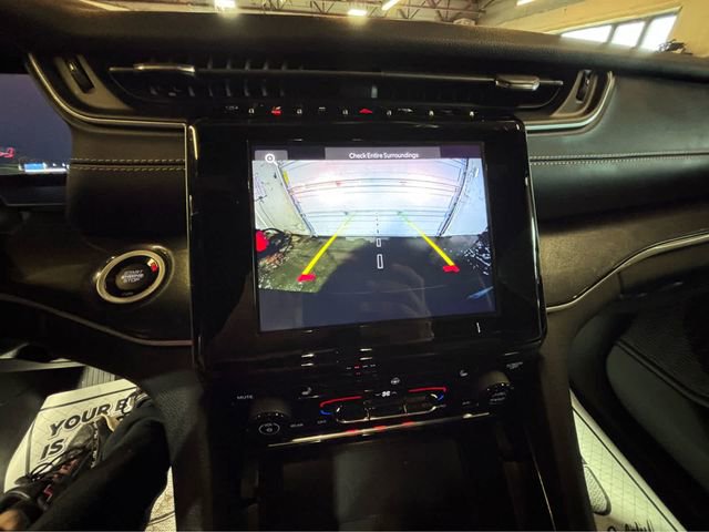 Used 2023 Jeep Grand Cherokee L Laredo AWD/4WD image 22