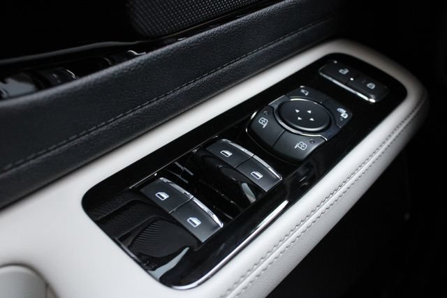 New 2026 Lincoln Aviator AWD image 7