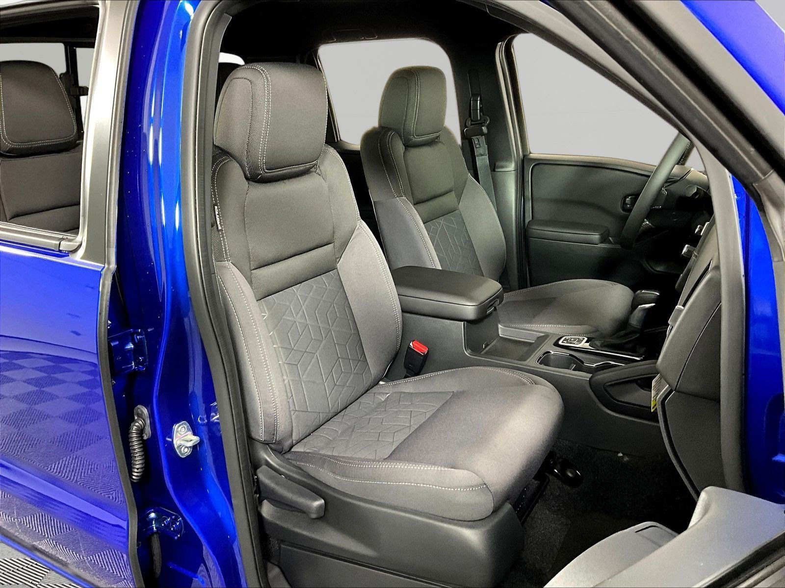 New 2027 Nissan Frontier SV w/ SV Convenience Package AWD/4WD image 18