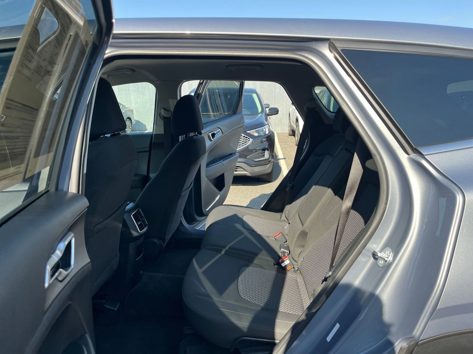 Used 2025 Kia Sportage LX image 25