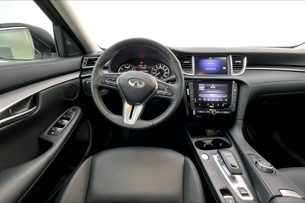 Certified 2025 INFINITI QX50 Pure image 7