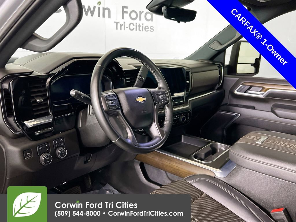Used 2025 Chevrolet Silverado 3500 High Country w/ Technology Package image 3
