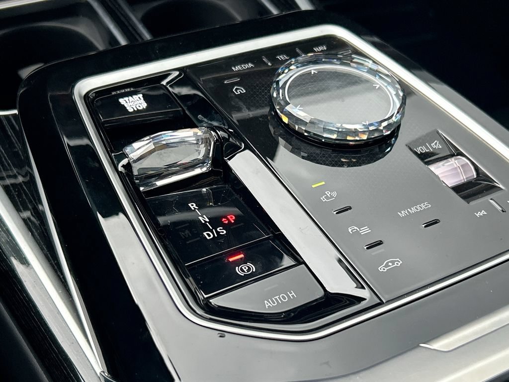 Used 2026 BMW 740i RWD image 19