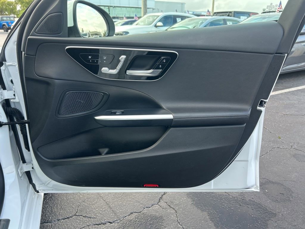 Used 2025 Mercedes-Benz C 300 Sedan image 25