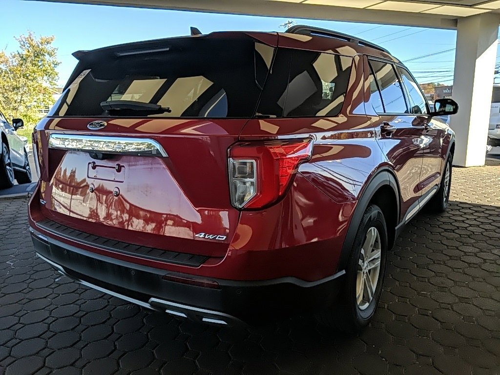 Certified 2023 Ford Explorer XLT w/ Equipment Group 202A image 5