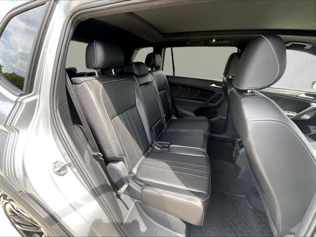 Used 2024 Volkswagen Tiguan SE R-Line FWD image 26