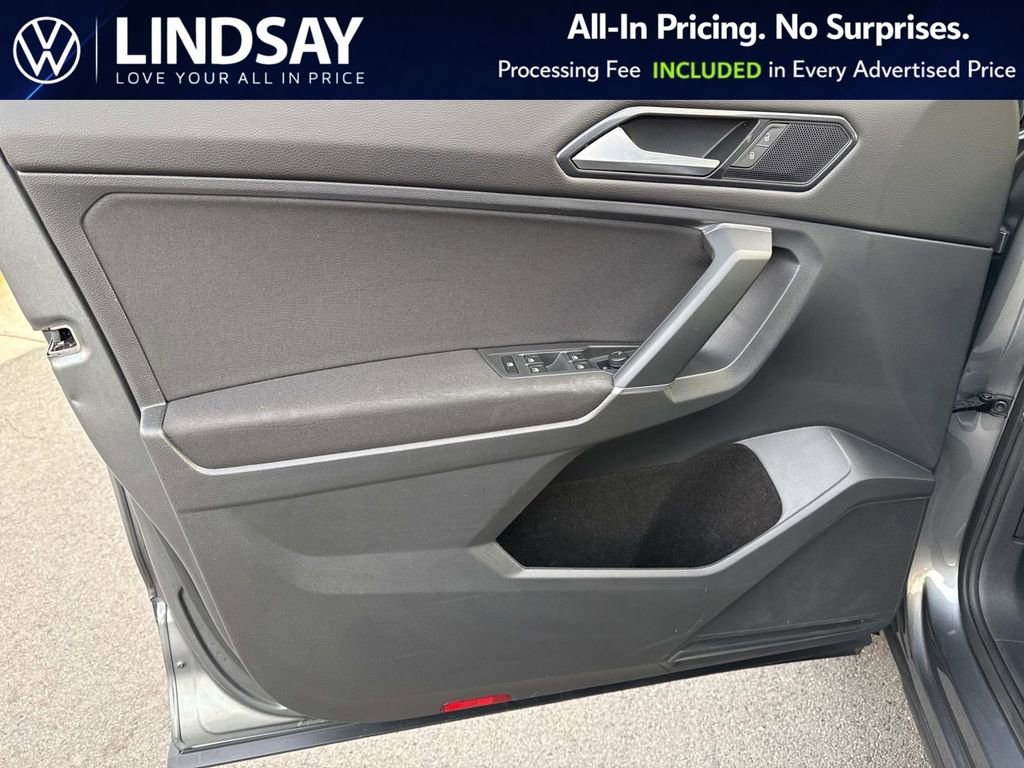 Used 2018 Volkswagen Tiguan S image 9