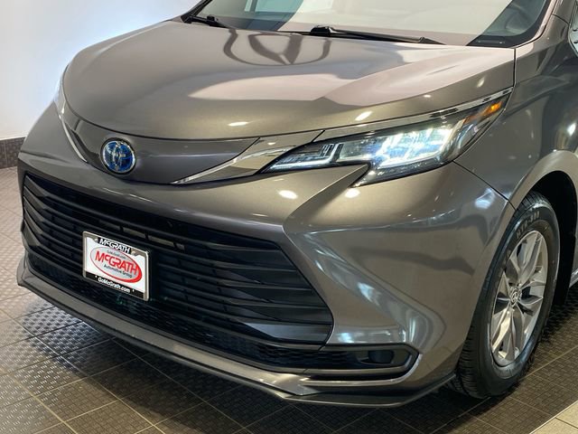 Used 2023 Toyota Sienna LE image 6