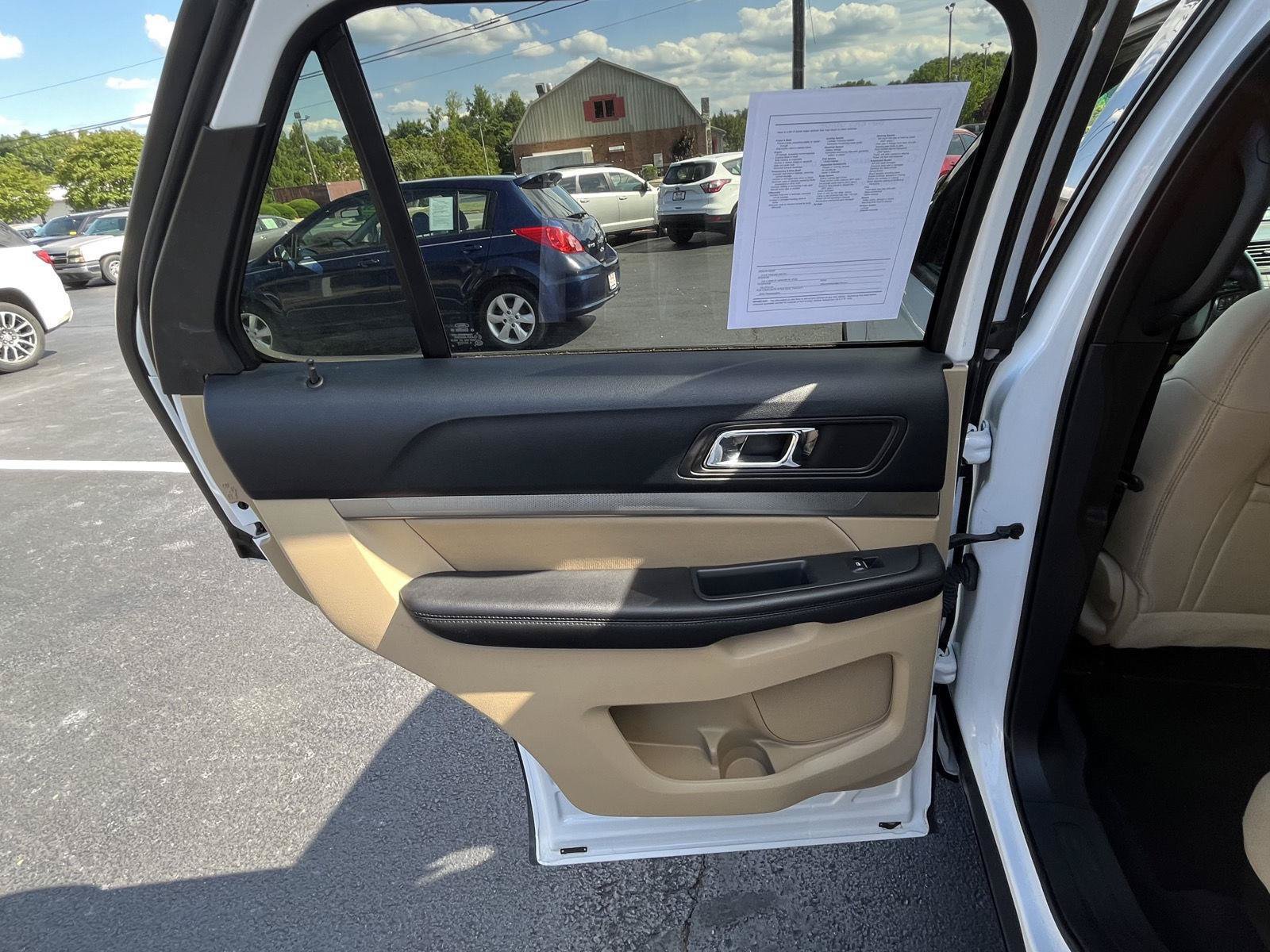 Used 2016 Ford Explorer FWD image 33