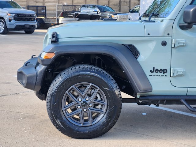 Used 2024 Jeep Wrangler Unlimited Sport AWD/4WD image 15
