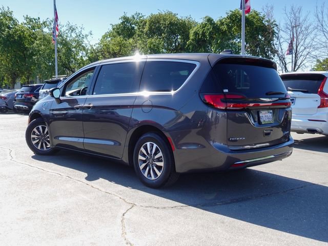 Used 2022 Chrysler Pacifica Touring-L image 9