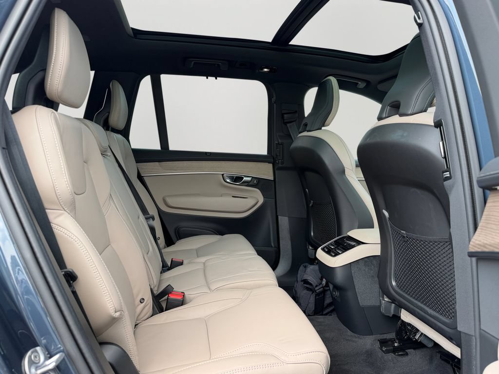 Certified 2026 Volvo XC90 B6 Ultra AWD/4WD image 11