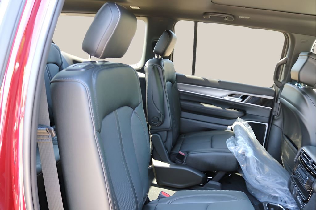 New 2026 Jeep Grand Wagoneer Limited AWD/4WD image 20