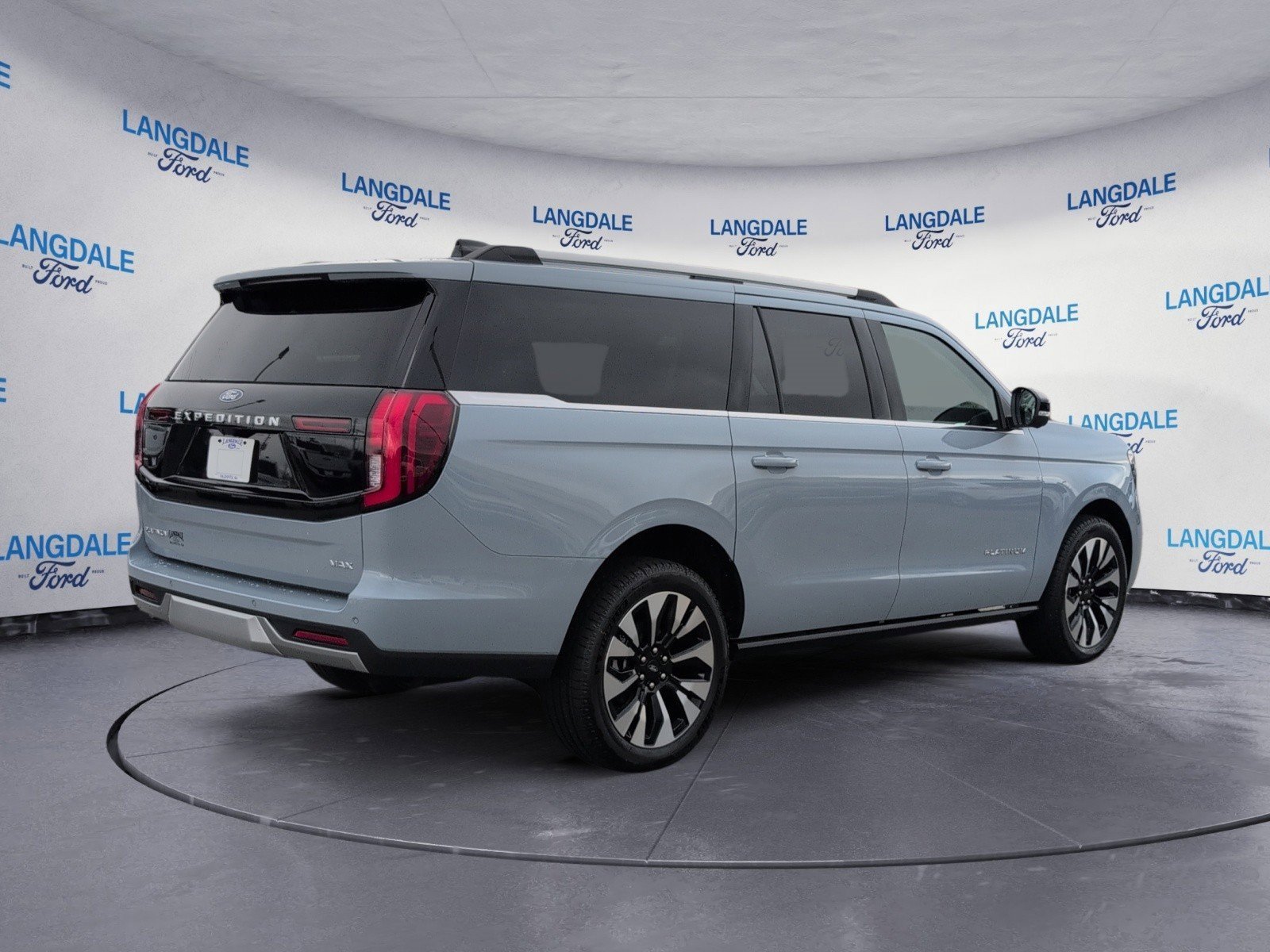 New 2025 Ford Expedition Max Platinum w/ Driver's Package image 4