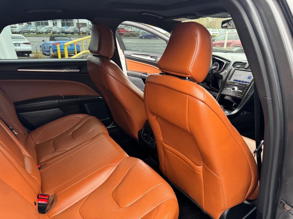 Used 2020 Ford Fusion Titanium image 13