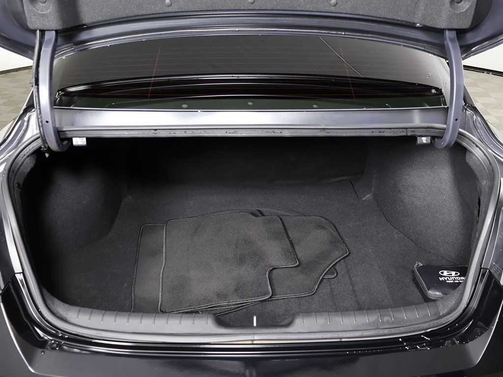 Used 2023 Hyundai Elantra Blue image 15