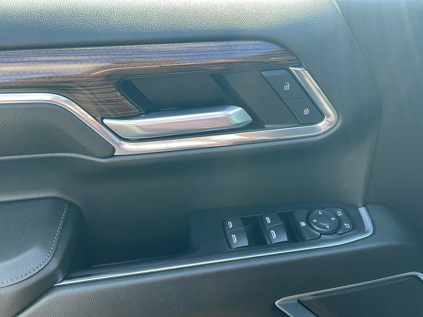 Used 2024 Chevrolet Silverado 1500 LT AWD/4WD image 12