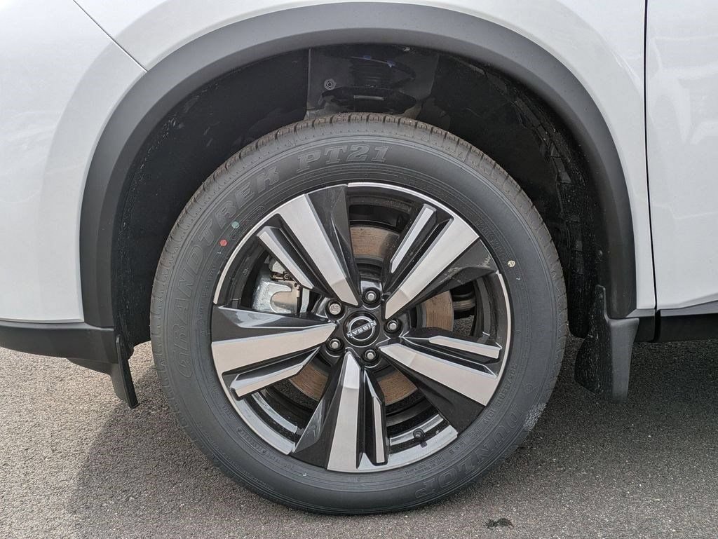 New 2025 Nissan Rogue SL w/ Tech Package AWD/4WD image 39
