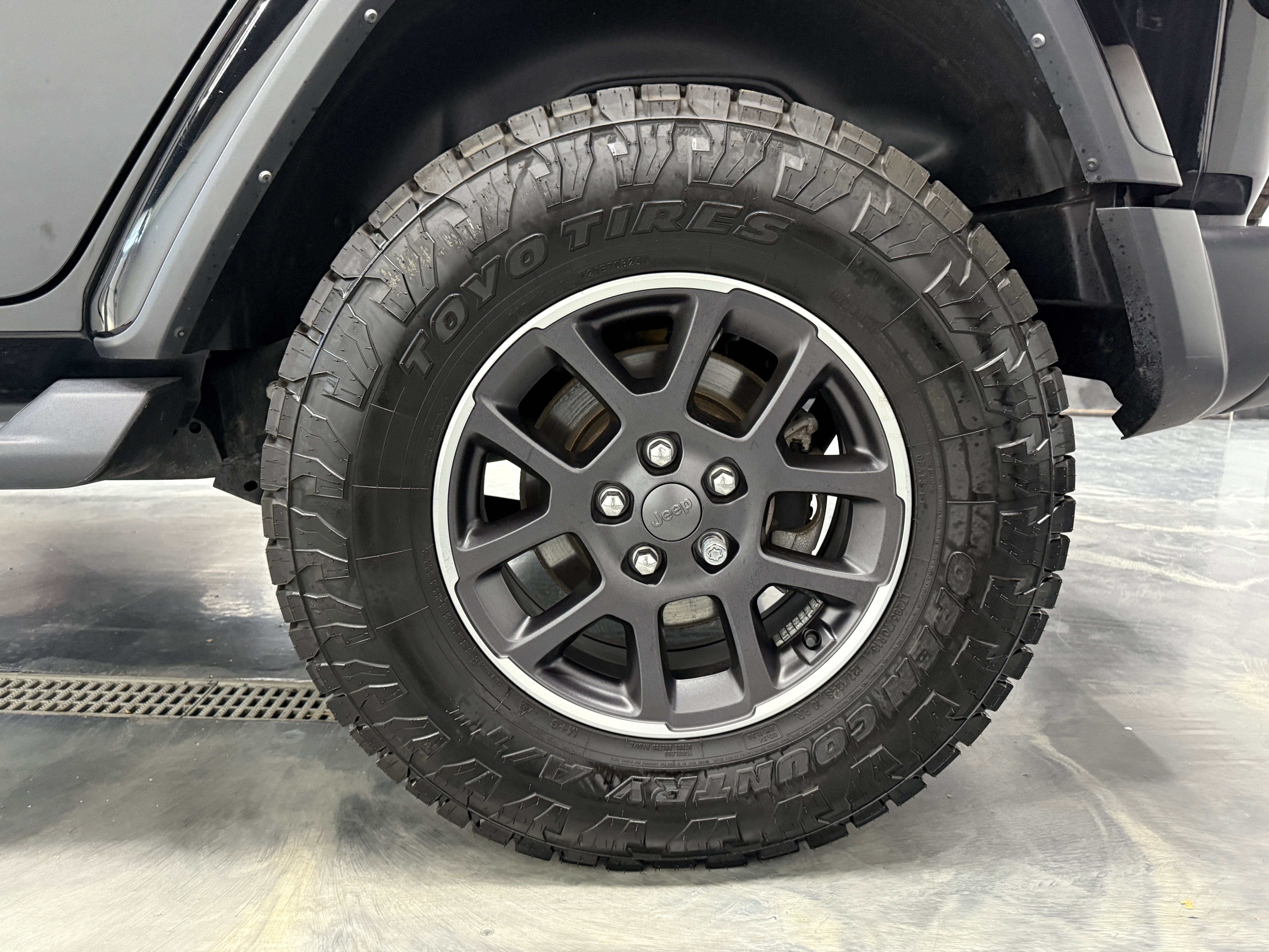 Used 2021 Jeep Wrangler Unlimited Sahara image 28