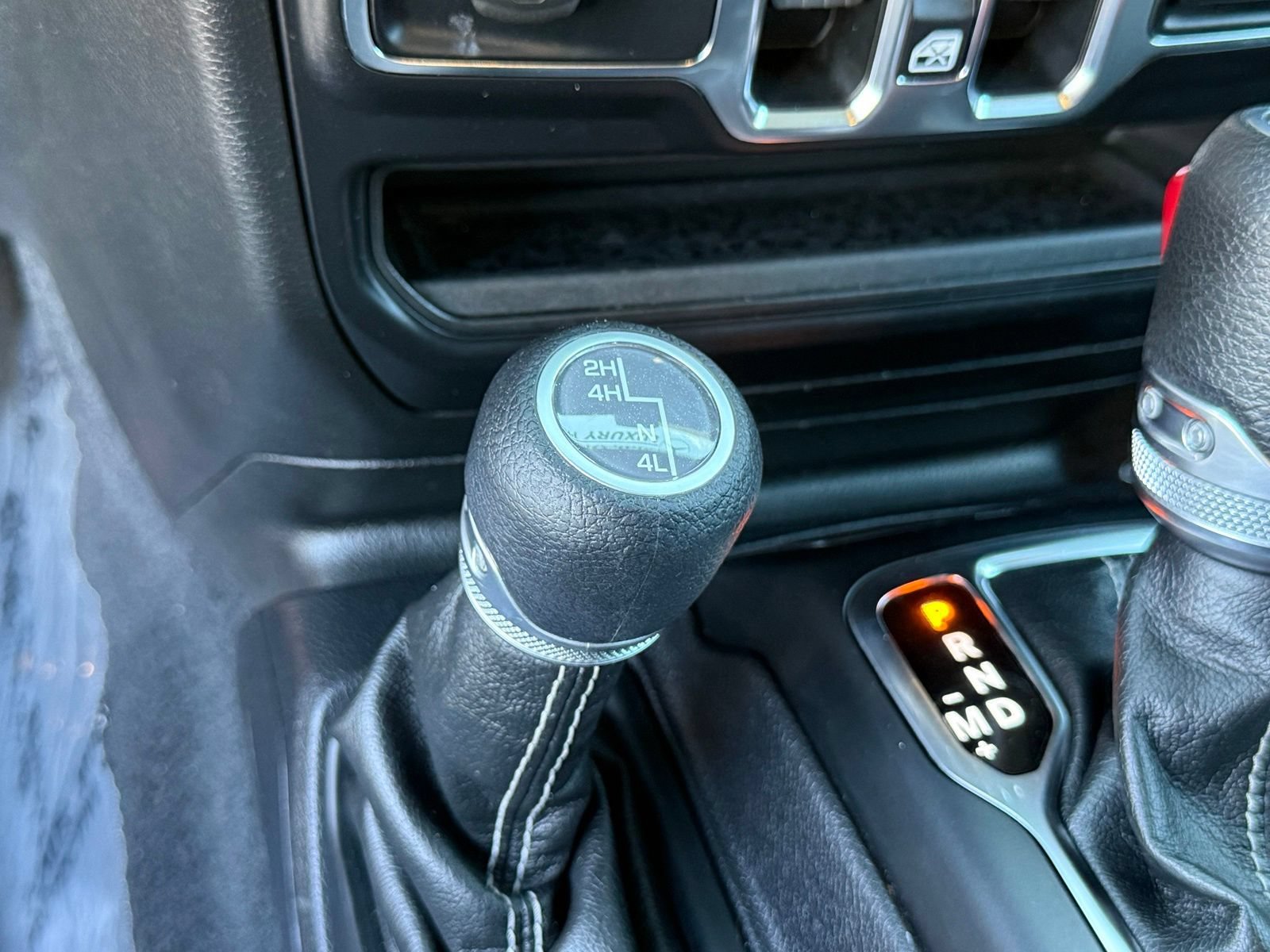 Used 2021 Jeep Wrangler Unlimited Sahara AWD/4WD image 30