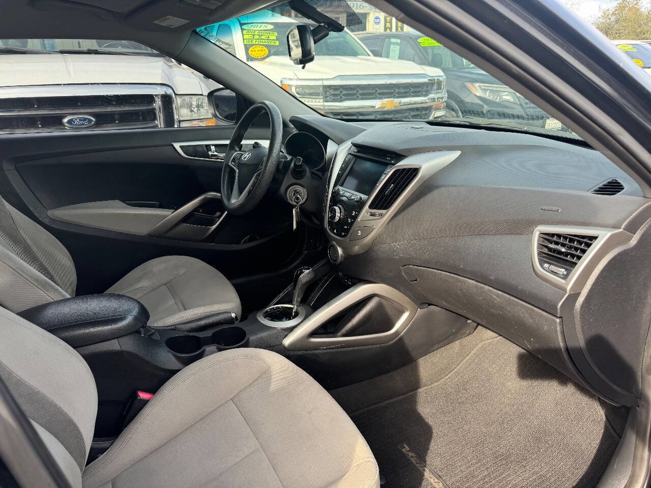 Used 2013 Hyundai Veloster FWD image 13