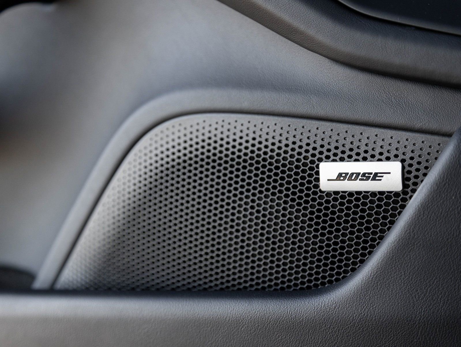 Certified 2025 Porsche Taycan AWD/4WD image 21